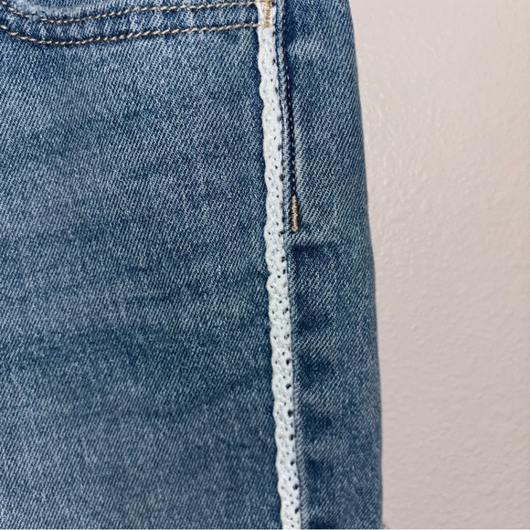 Old Navy Girls NWT Denim Cuffed Shorts with Lace trim Size 8 - Picture 3 of 4